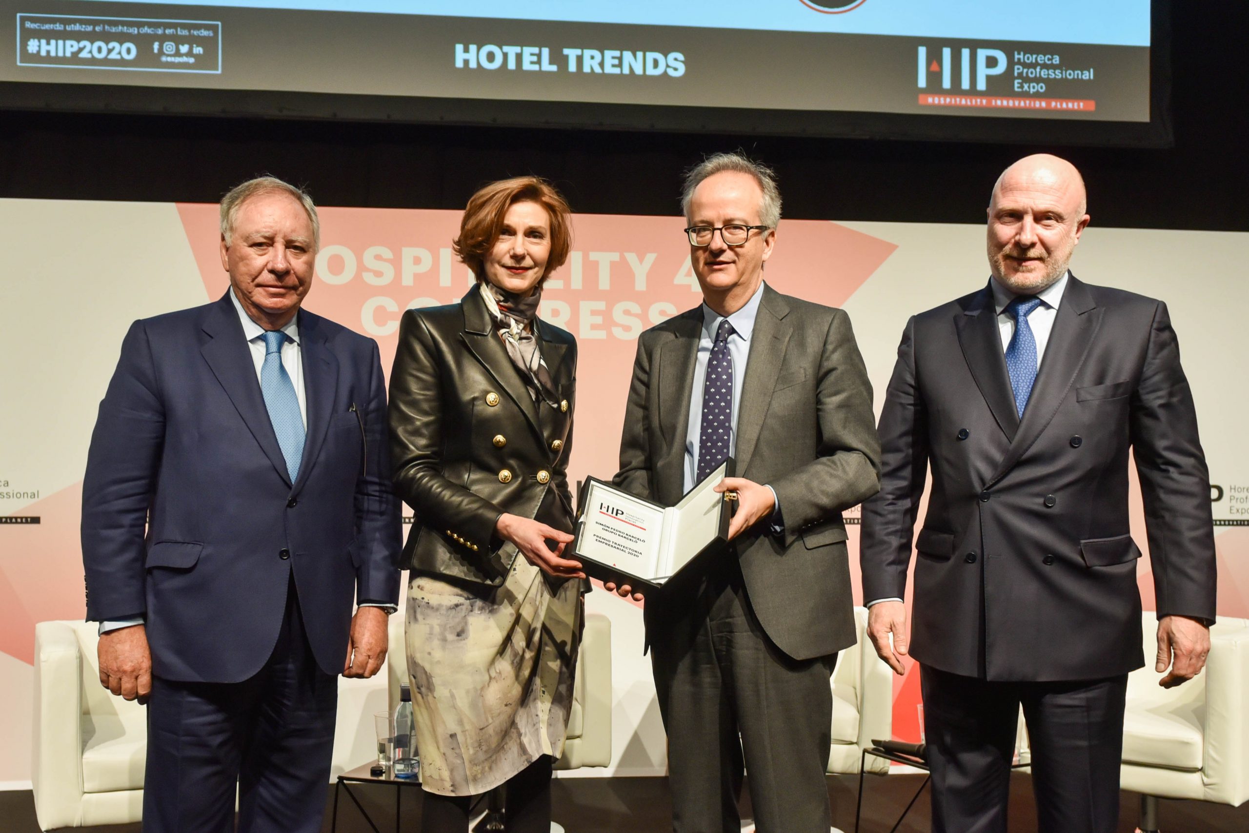 Simón Pedro Barceló recibe el Premio a la Trayectoria Profesional 2020 en HIP
