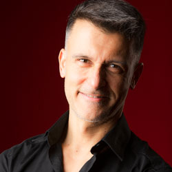 Óscar Fernández Orellana