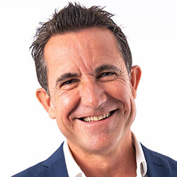 Víctor Mayans