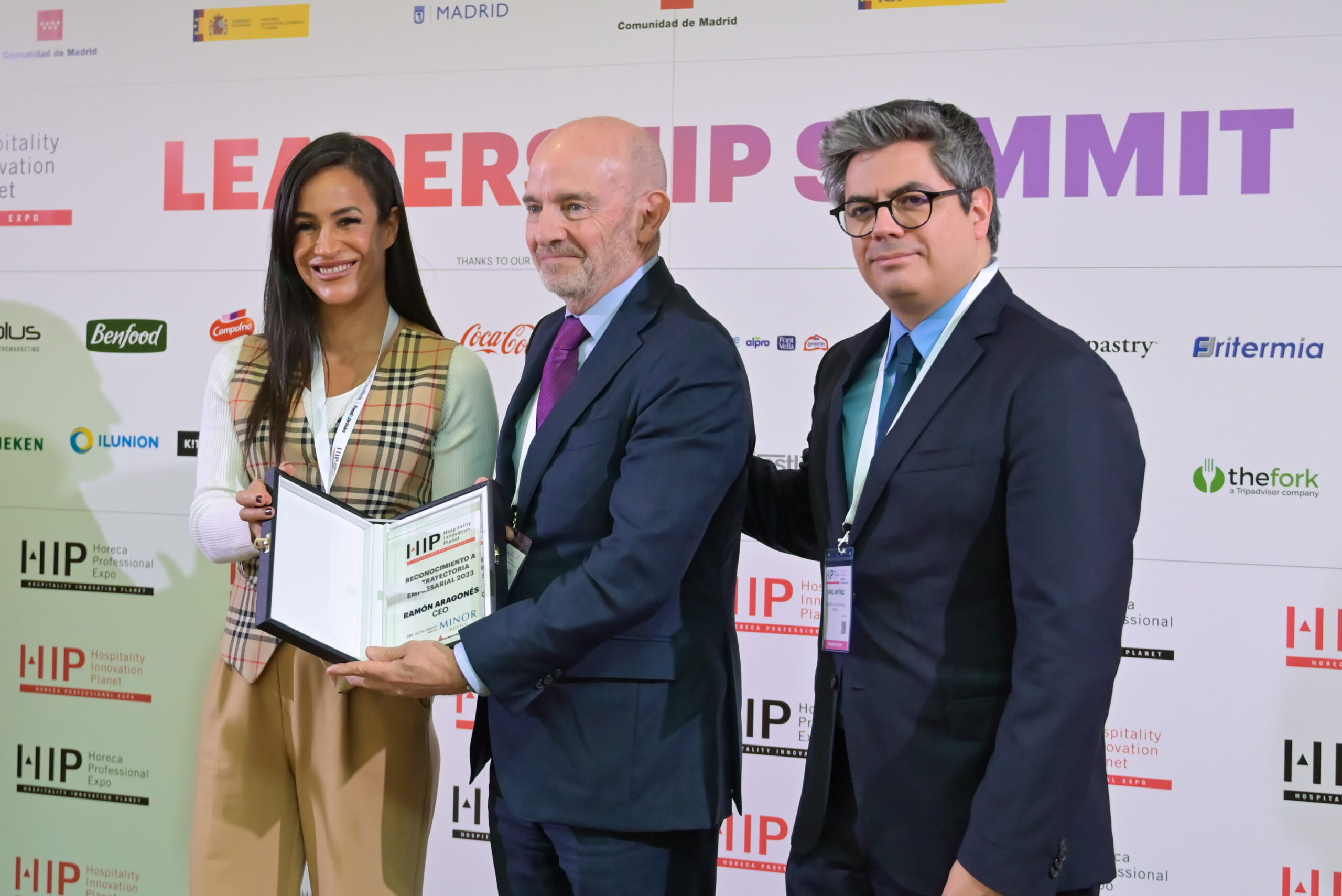 Ramón Aragonés, Consejero Delegado de NH Hotel Group, recibe el Premio a la Trayectoria Empresarial 2023 en HIP